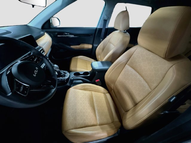 Used 2024 Kia Seltos EX AWD/4WD image 22
