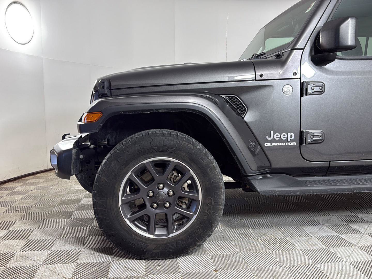Used 2021 Jeep Gladiator Overland w/ Trailer Tow Package AWD/4WD image 12