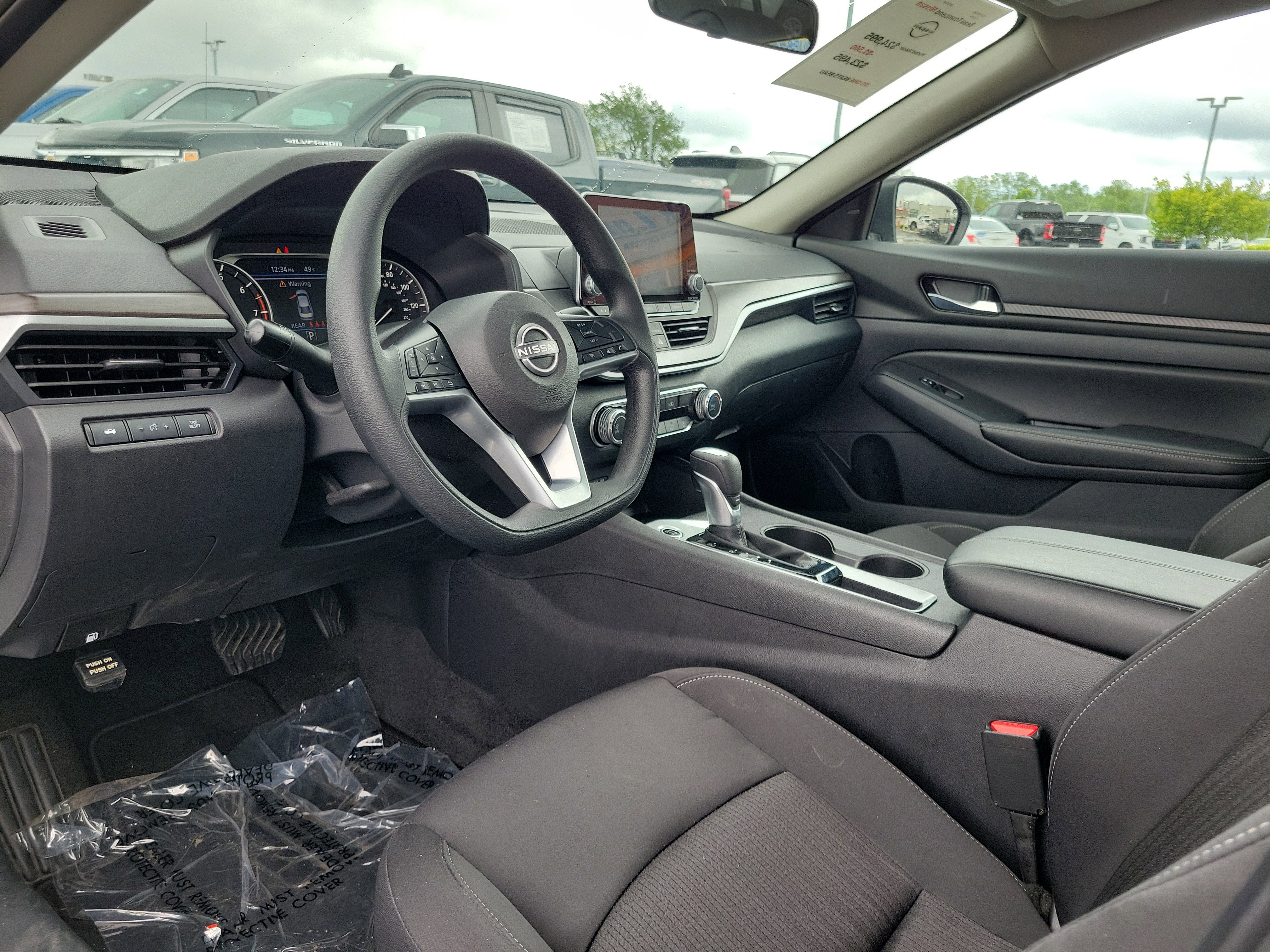 Used 2025 Nissan Altima 2.5 SV FWD image 19