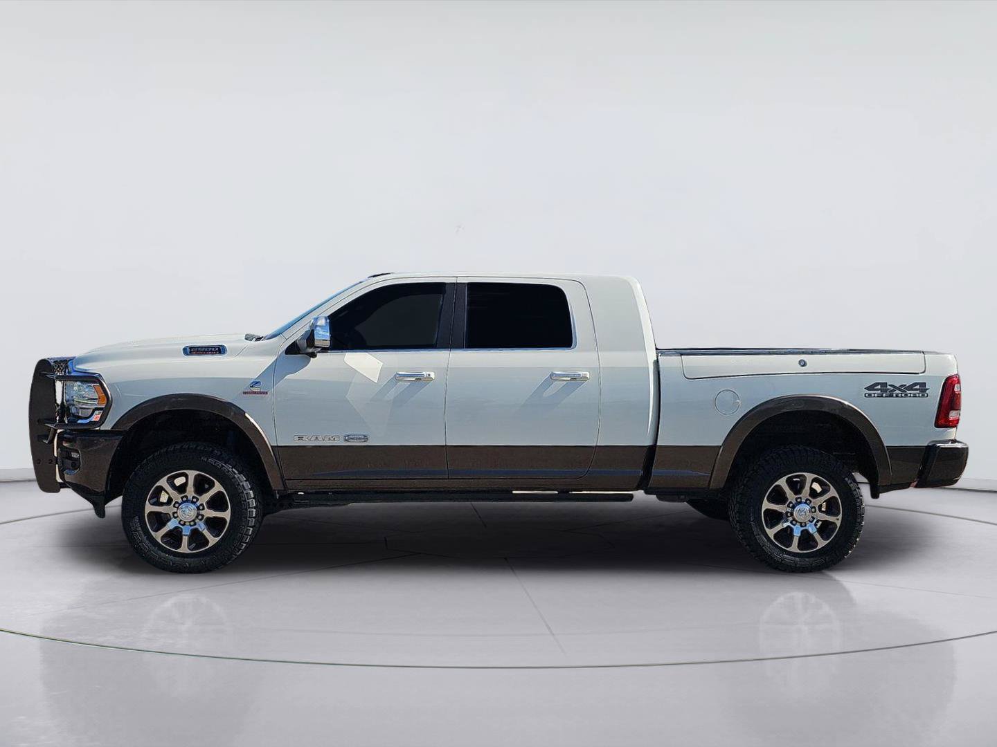 Used 2020 RAM 2500 Limited AWD/4WD image 2