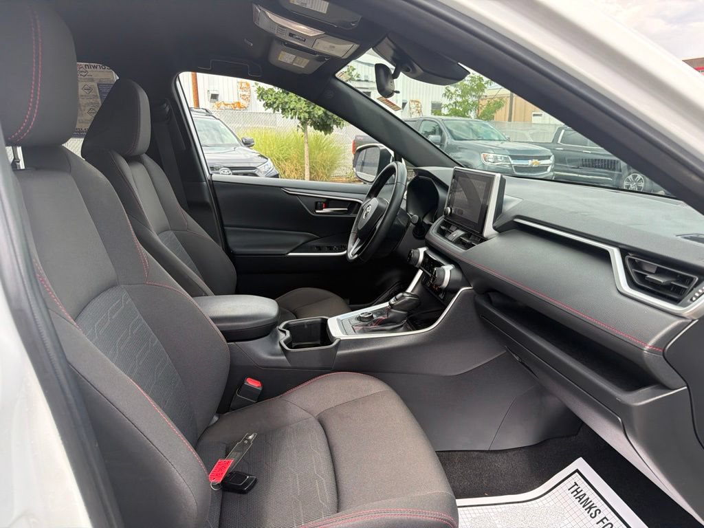 Used 2025 Toyota RAV4 SE AWD/4WD image 12