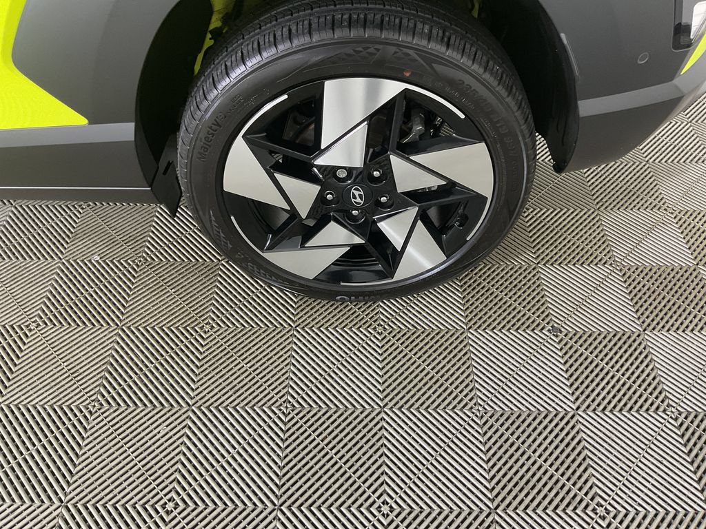 Used 2024 Hyundai Kona Limited AWD/4WD image 4