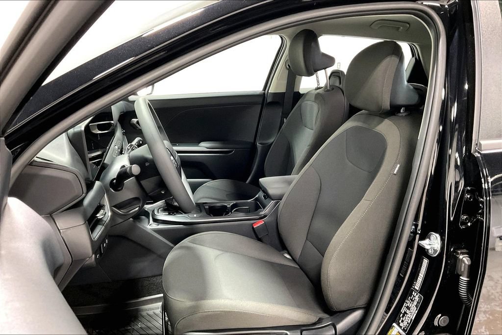 New 2026 Kia K4 FWD image 24