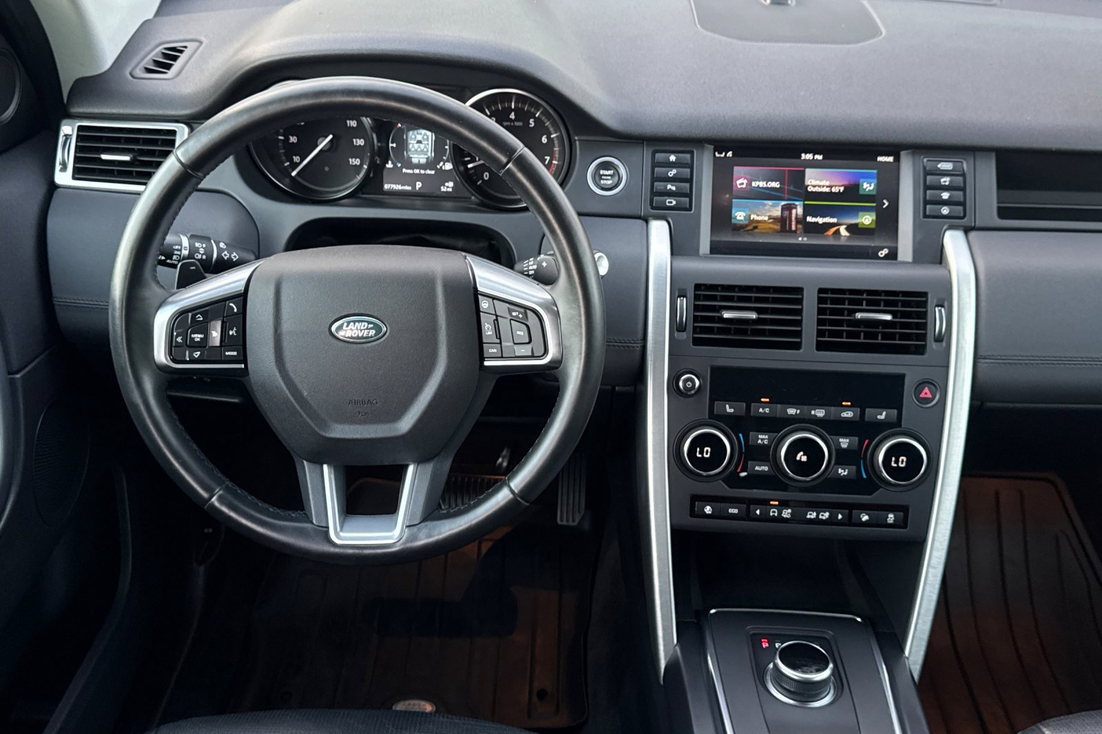 Used 2019 Land Rover Discovery Sport HSE image 13