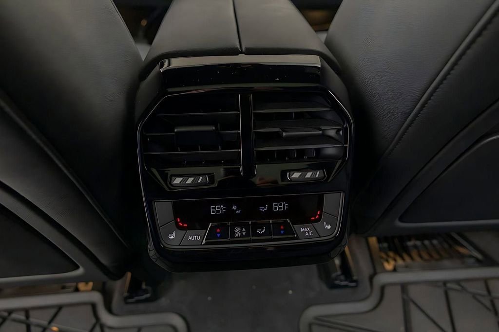 Used 2025 BMW iX M60 image 30