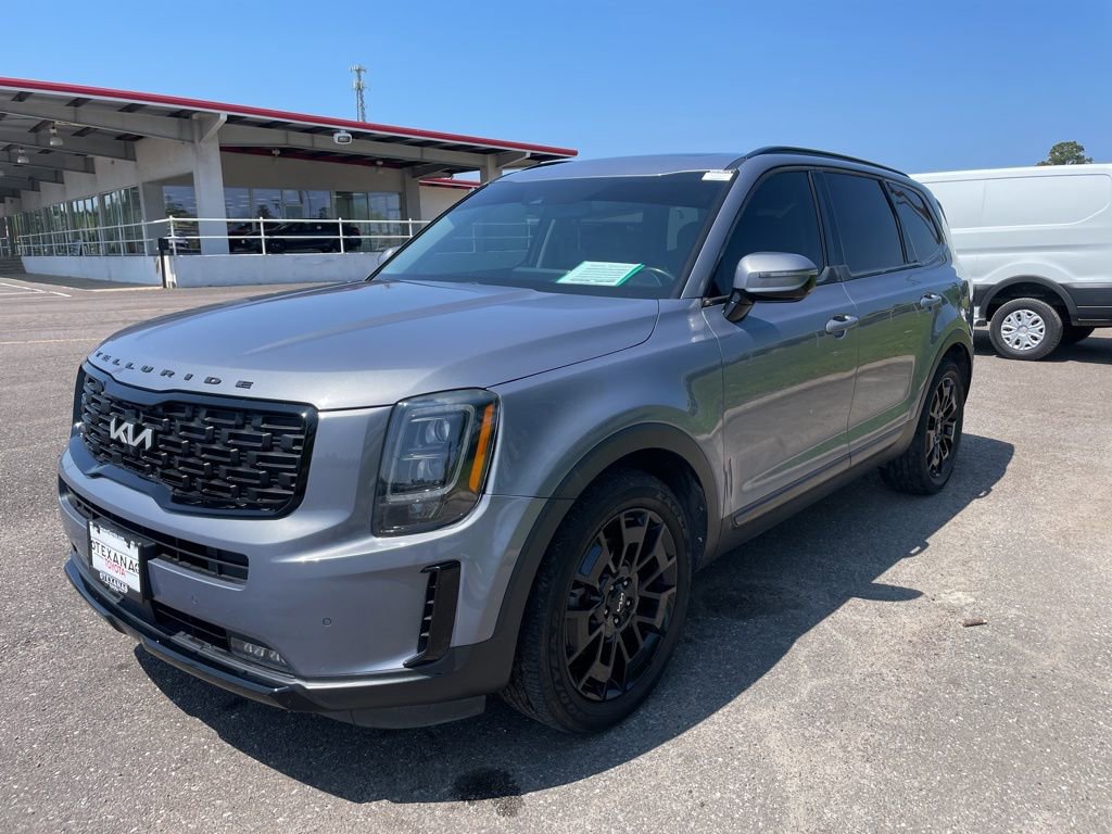 Used 2022 Kia Telluride SX w/ Nightfall Edition Package image 3