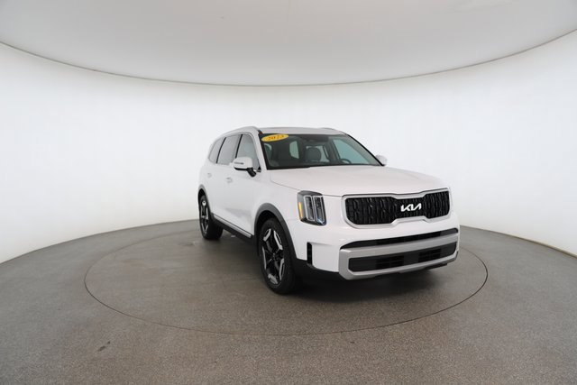 Used 2023 Kia Telluride EX w/ EX Captain's Chair Package image 28