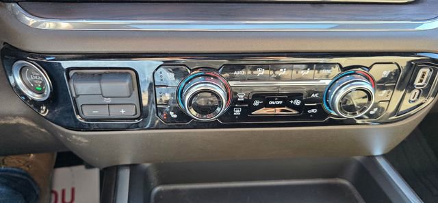 Used 2024 GMC Sierra 2500 SLT w/ SLT Premium Package image 27