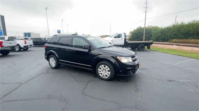Used 2019 Dodge Journey SE w/ Connectivity Group image 2