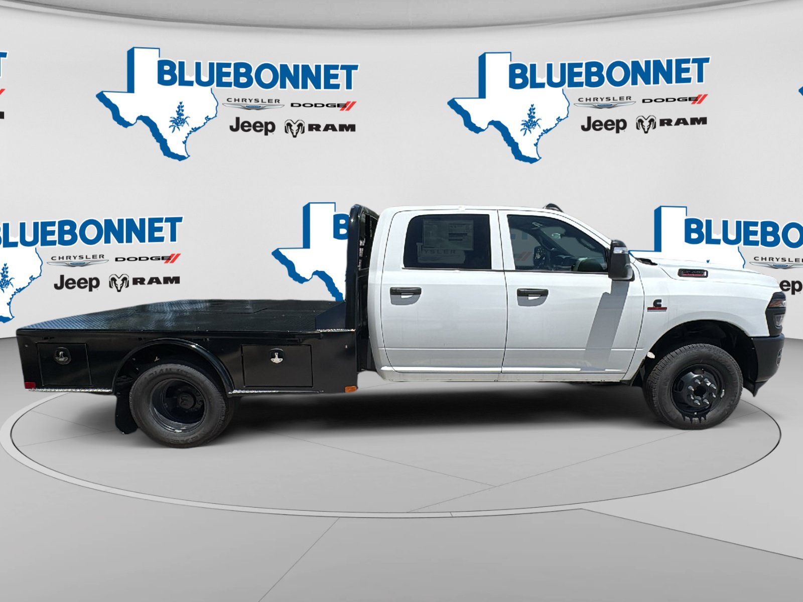 New 2026 RAM 3500 Tradesman AWD/4WD image 4
