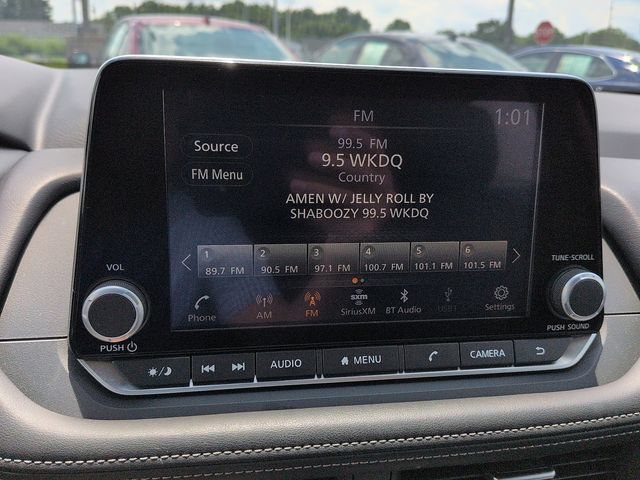 Used 2025 Nissan Rogue SV FWD image 19