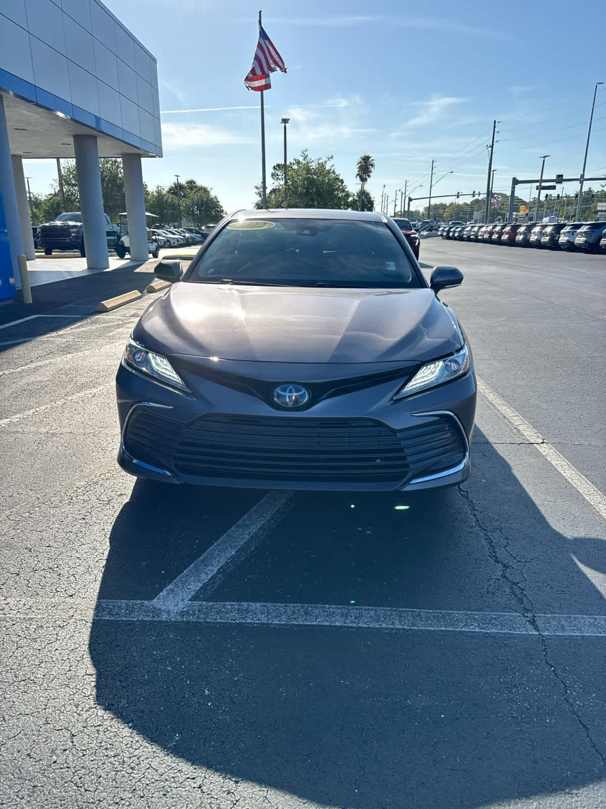 Used 2022 Toyota Camry XLE FWD image 5