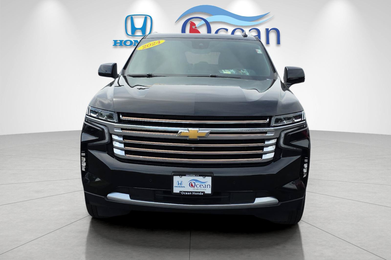 Used 2024 Chevrolet Tahoe High Country AWD/4WD image 8