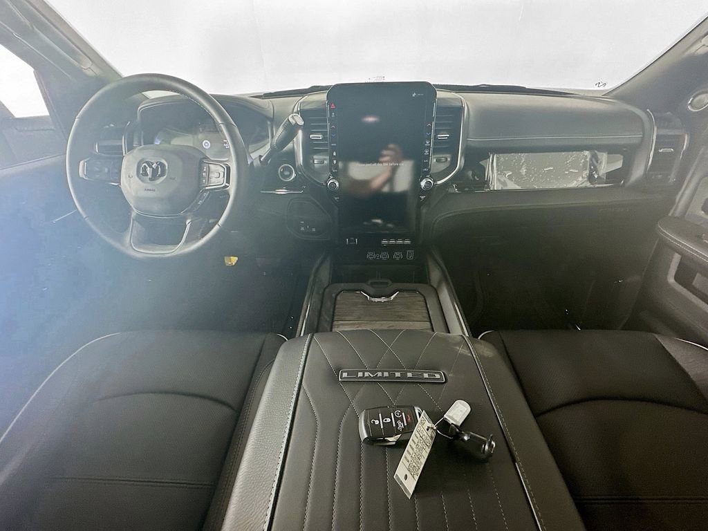 New 2025 RAM 3500 Limited w/ Towing Technology Group image 10