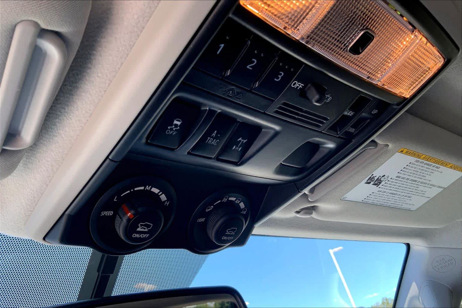 Used 2019 Toyota 4Runner SR5 AWD/4WD image 33