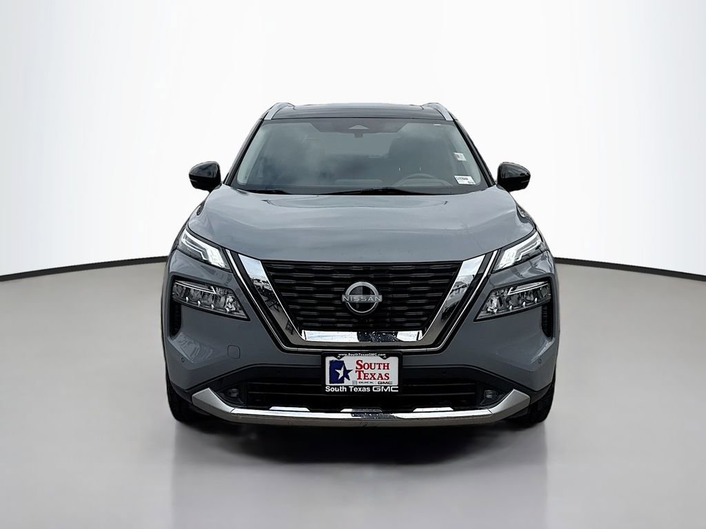 Used 2022 Nissan Rogue Platinum w/ Head-Up Display Package image 2