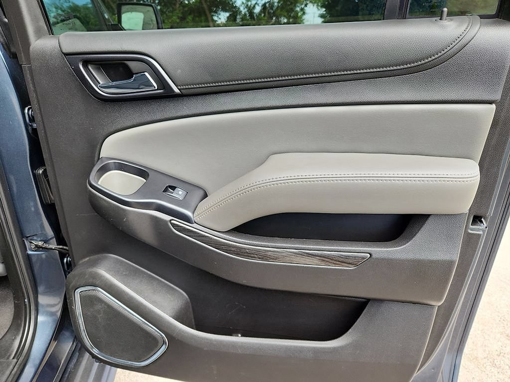 Used 2020 Chevrolet Suburban LT AWD/4WD image 14