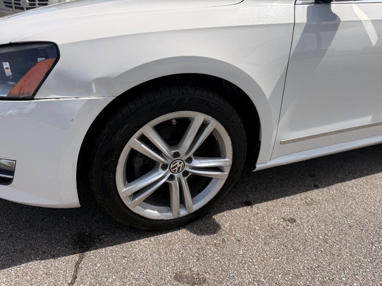 Used 2014 Volkswagen Passat TDI SE FWD image 14