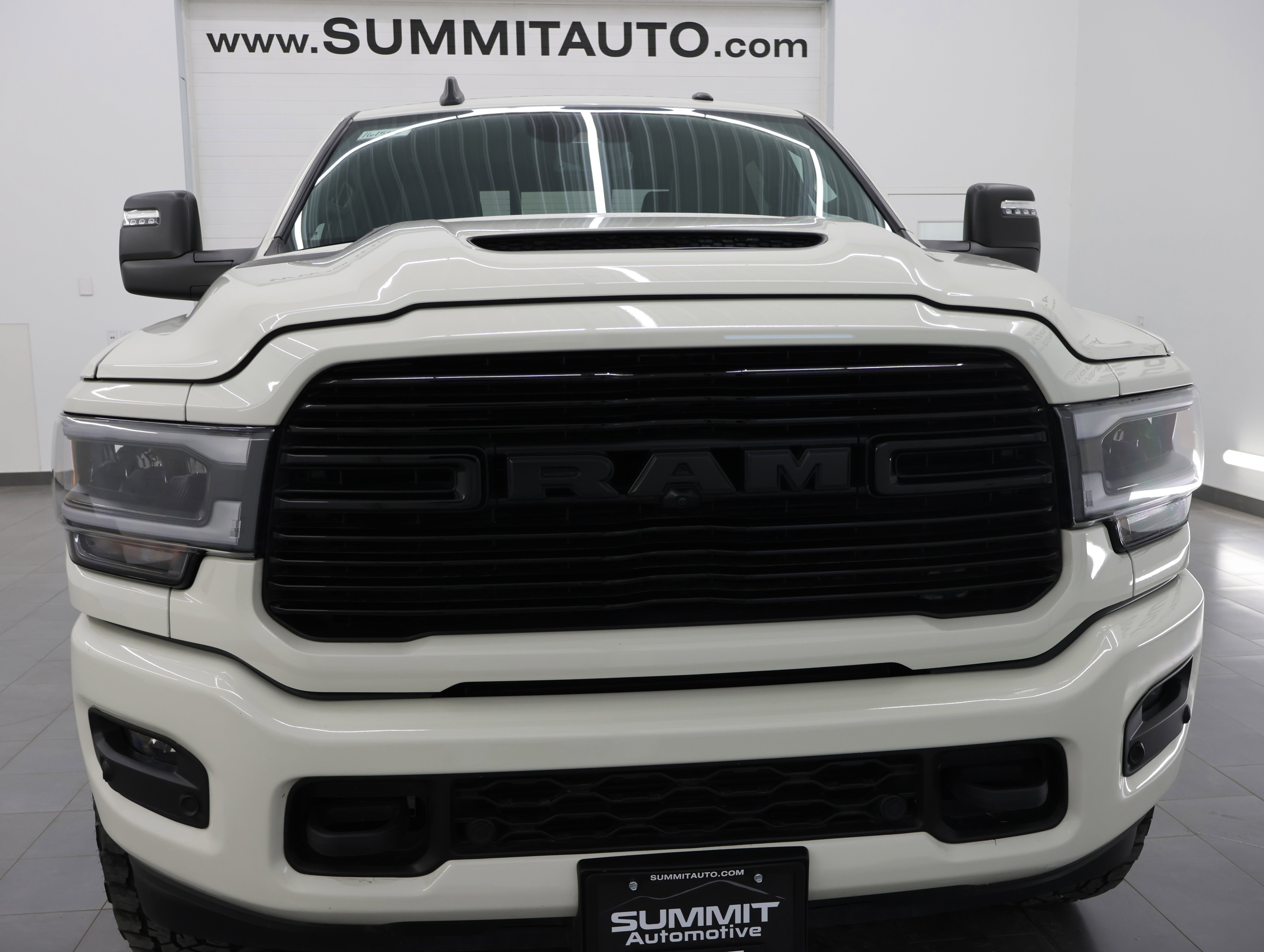 Used 2024 RAM 2500 Laramie w/ Night Edition image 26