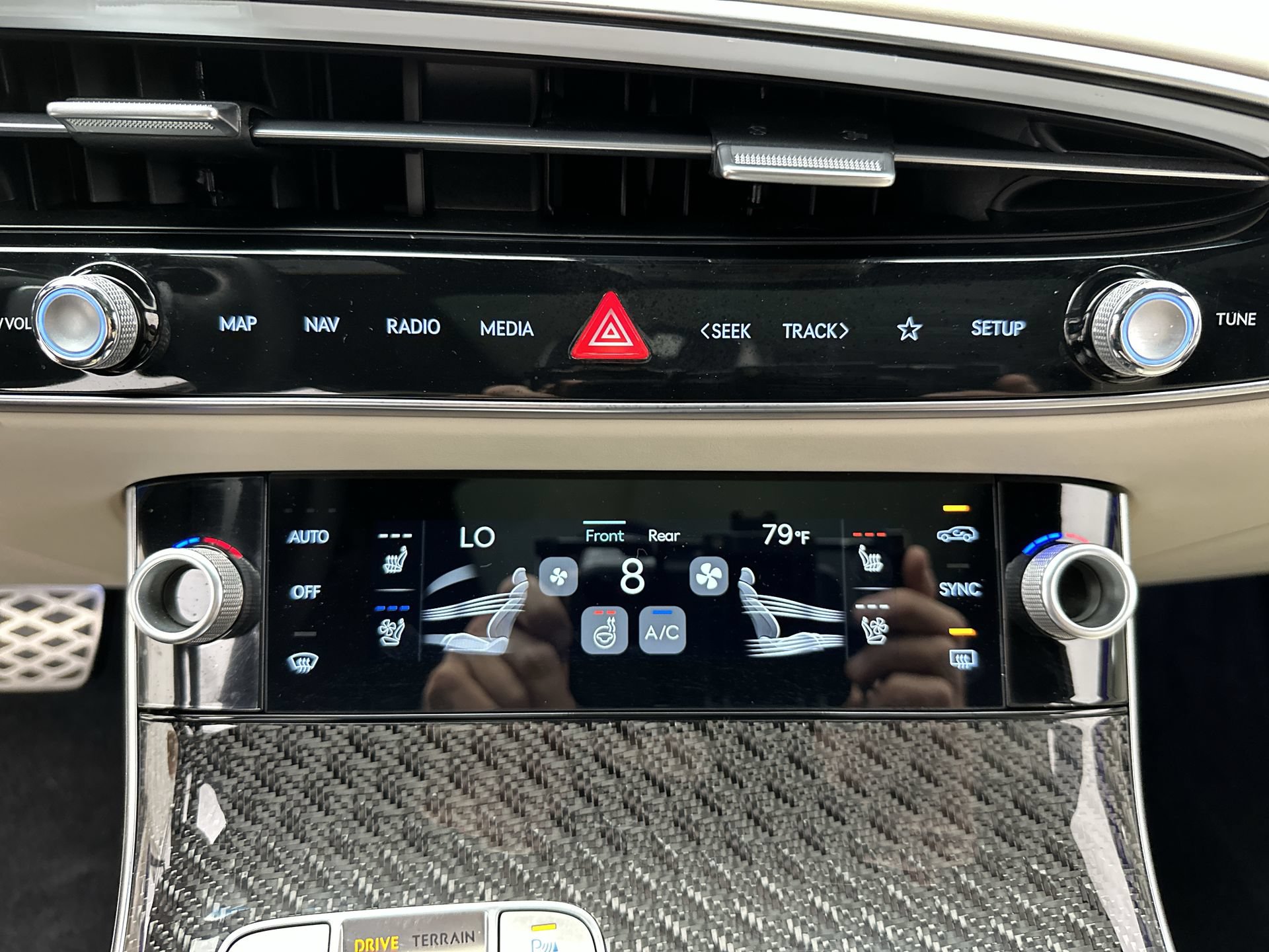 Certified 2026 Genesis GV70 3.5T Sport Prestige AWD/4WD image 19