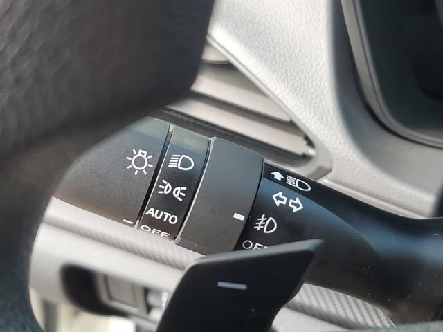 Used 2024 Subaru Crosstrek 2.0i Premium AWD/4WD image 11