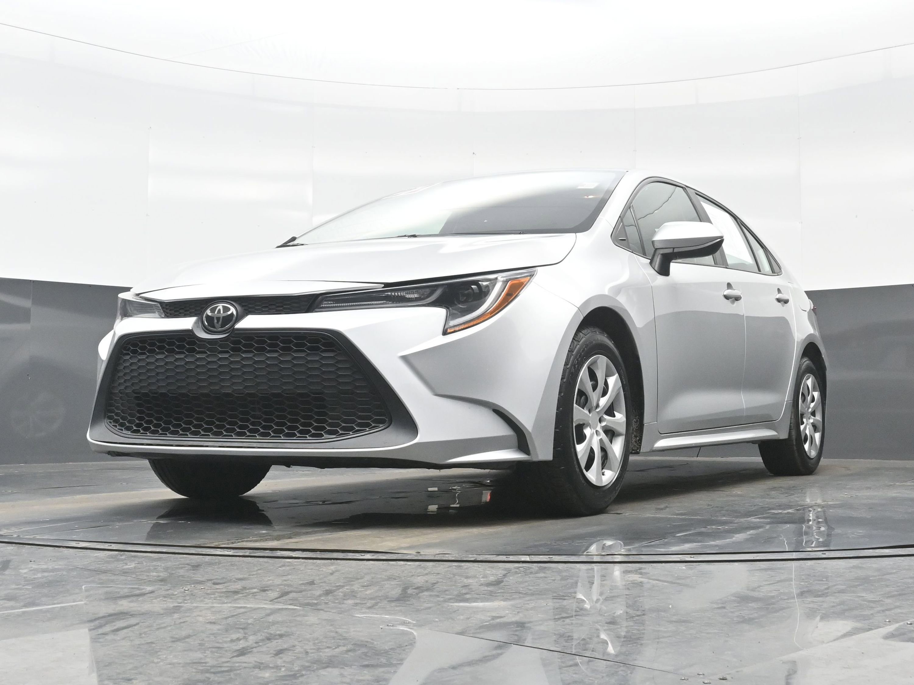 Used 2022 Toyota Corolla LE image 24