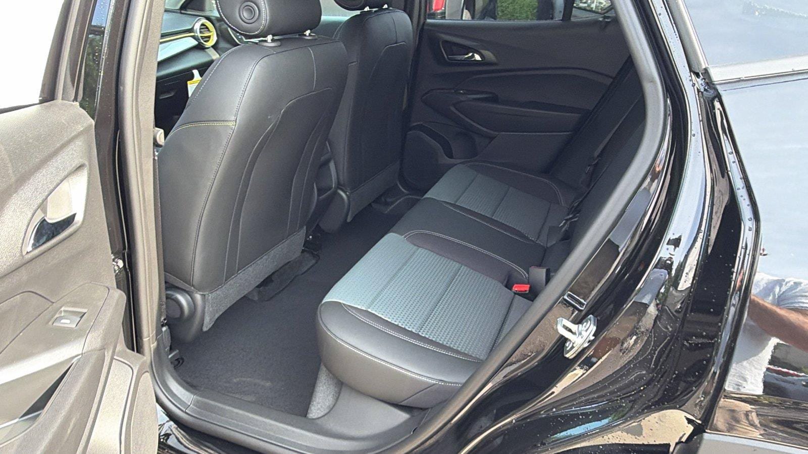 New 2026 Chevrolet Trax LT w/ Driver Confidence Package FWD image 18