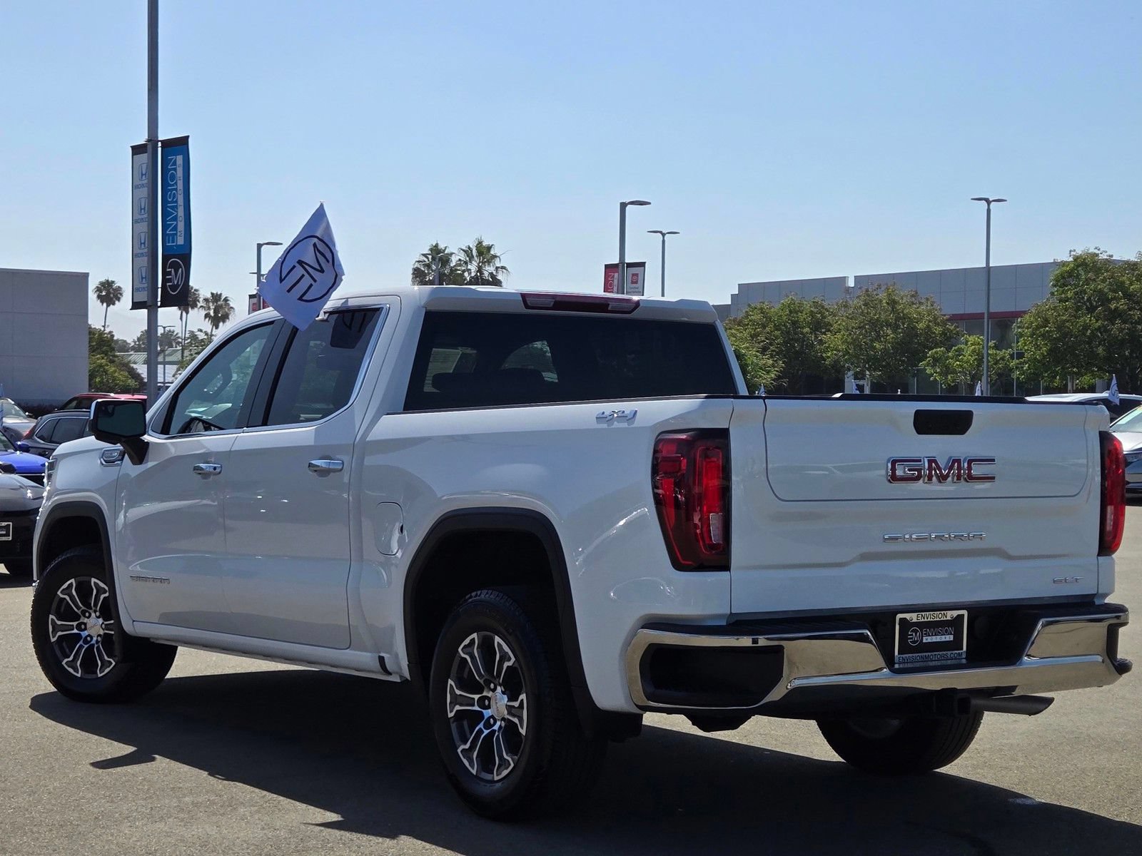 Used 2025 GMC Sierra 1500 SLT AWD/4WD image 5