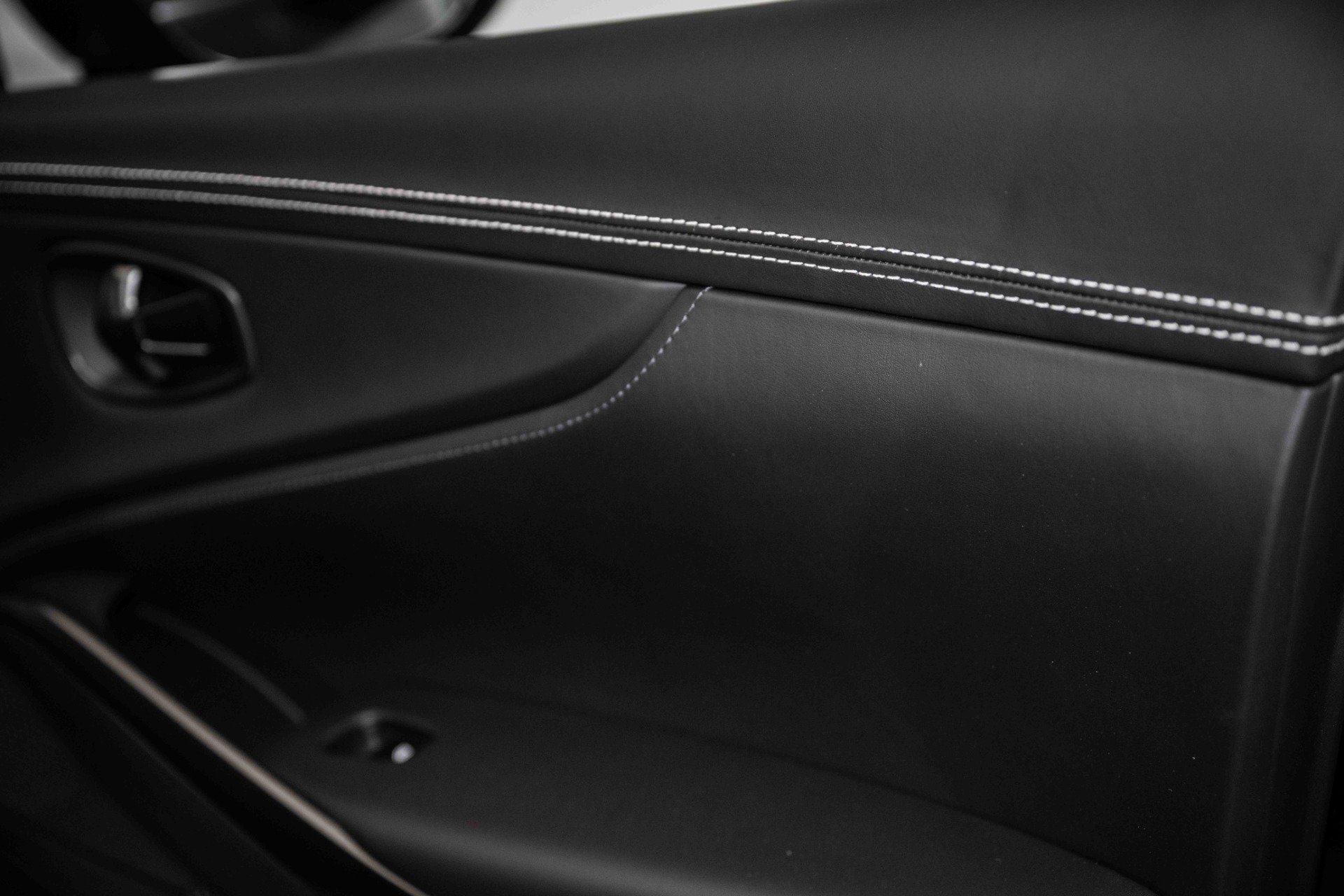 Used 2024 Aston Martin DBX 707 image 38