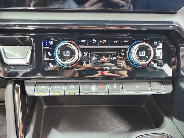 Used 2025 GMC Sierra 1500 AT4 w/ Technology Package AWD/4WD image 35