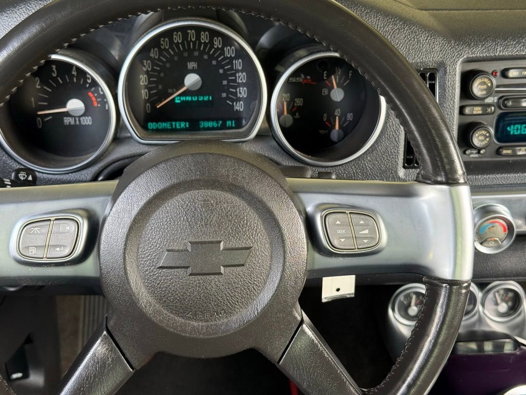 Used 2004 Chevrolet SSR w/ Preferred Equipment Group RWD image 24