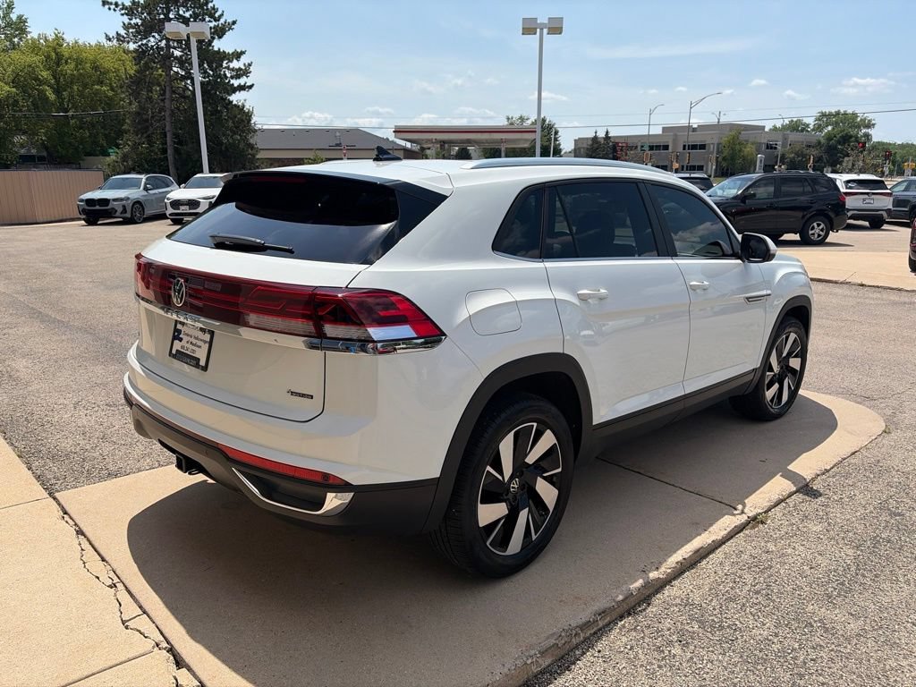 Certified 2024 Volkswagen Atlas Cross Sport SE w/ Panoramic Sunroof Package AWD/4WD image 9