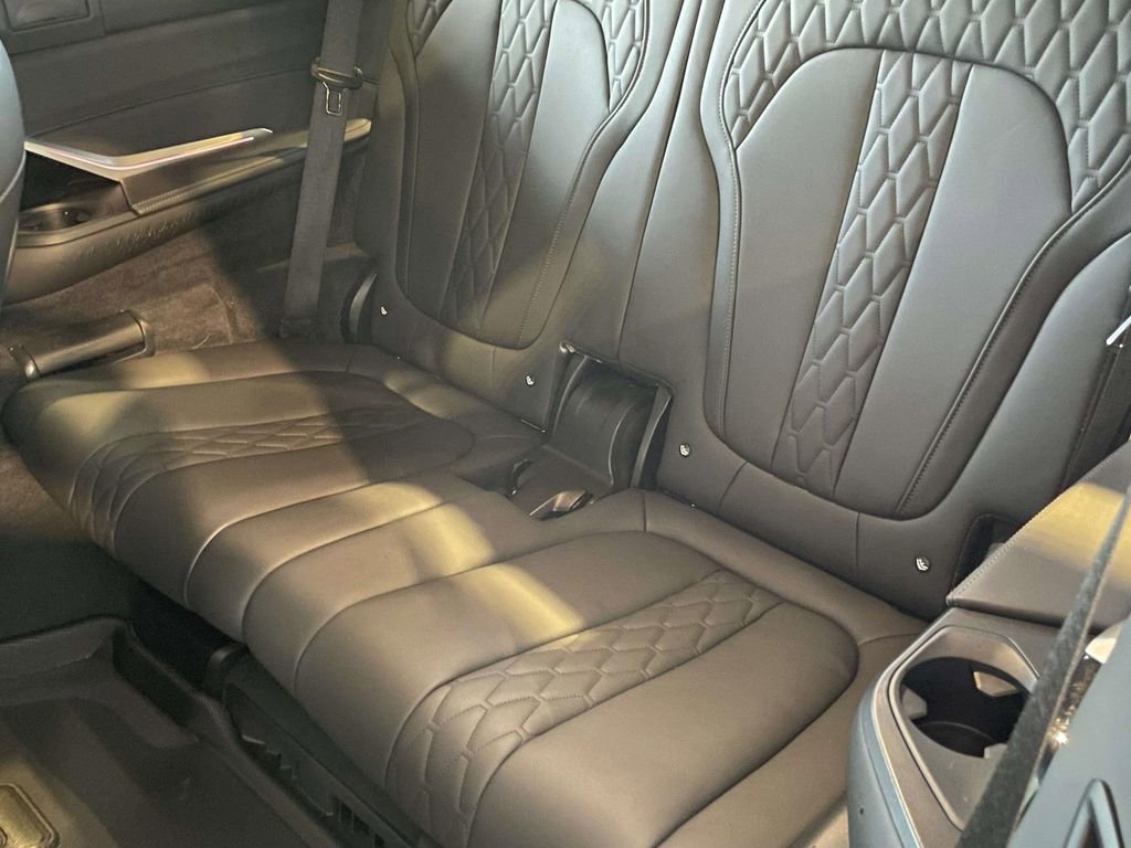 Used 2023 BMW X7 xDrive40i w/ M Sport Package image 12