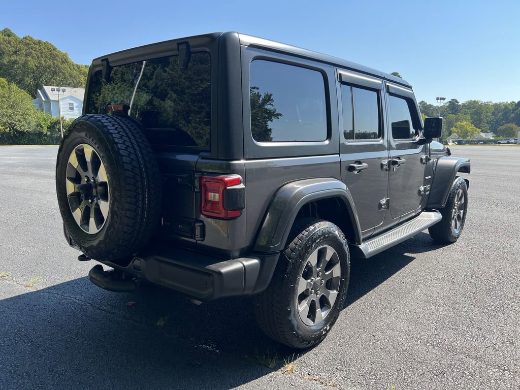 Used 2018 Jeep Wrangler Unlimited Sahara image 3