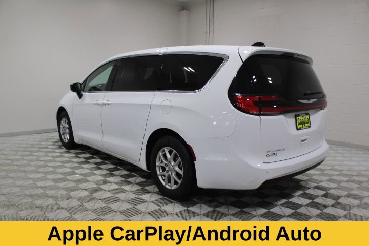 Used 2024 Chrysler Pacifica Touring-L image 12