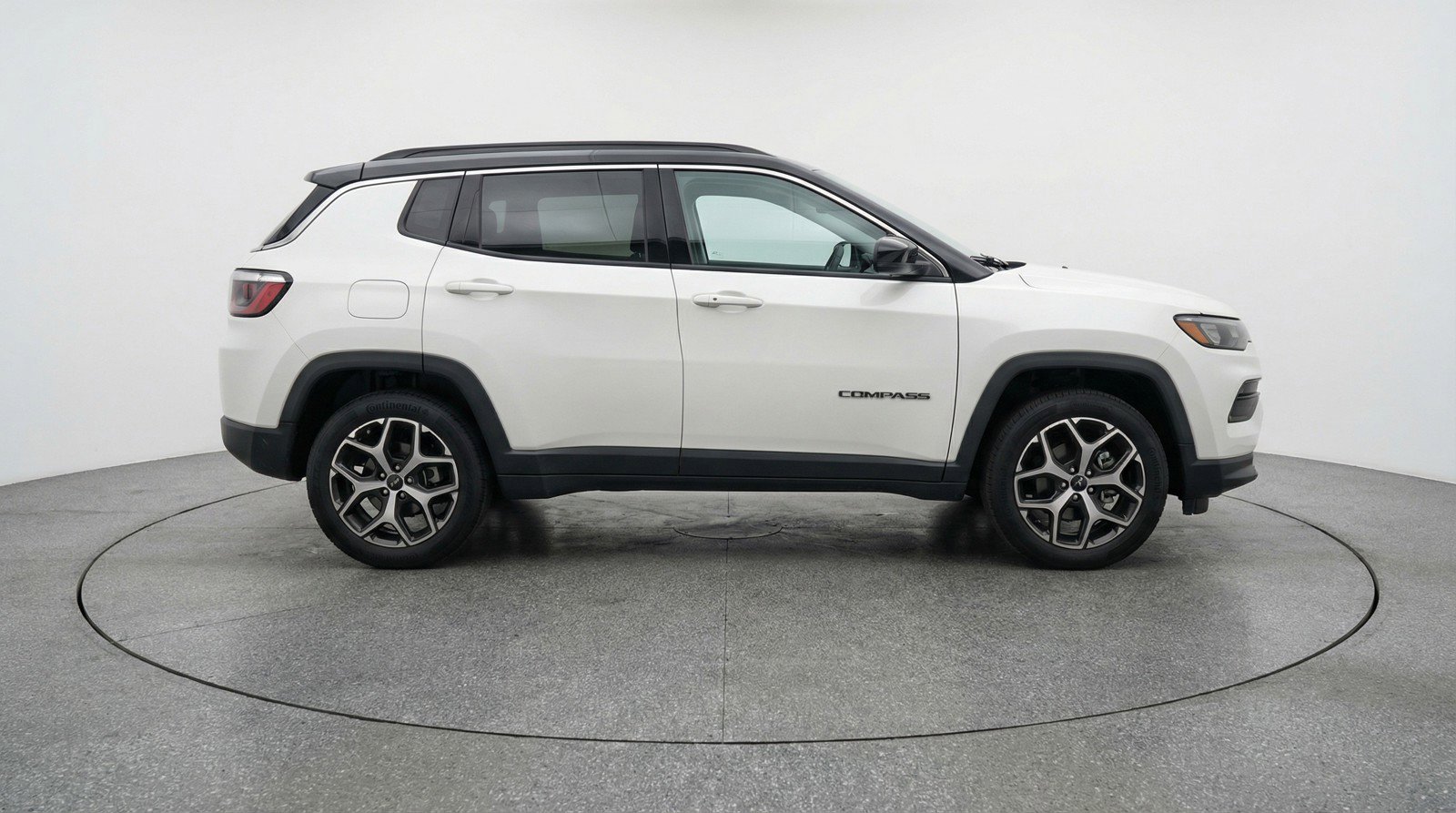 Used 2025 Jeep Compass Limited image 11