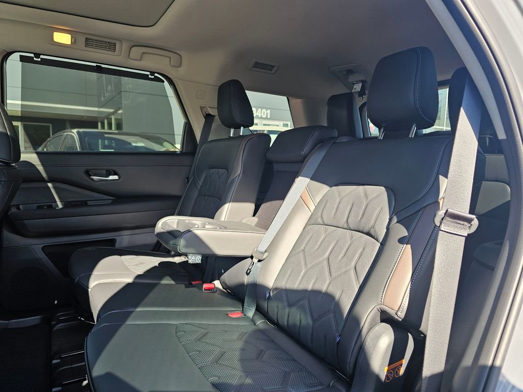 New 2026 Nissan Pathfinder Platinum AWD/4WD image 13