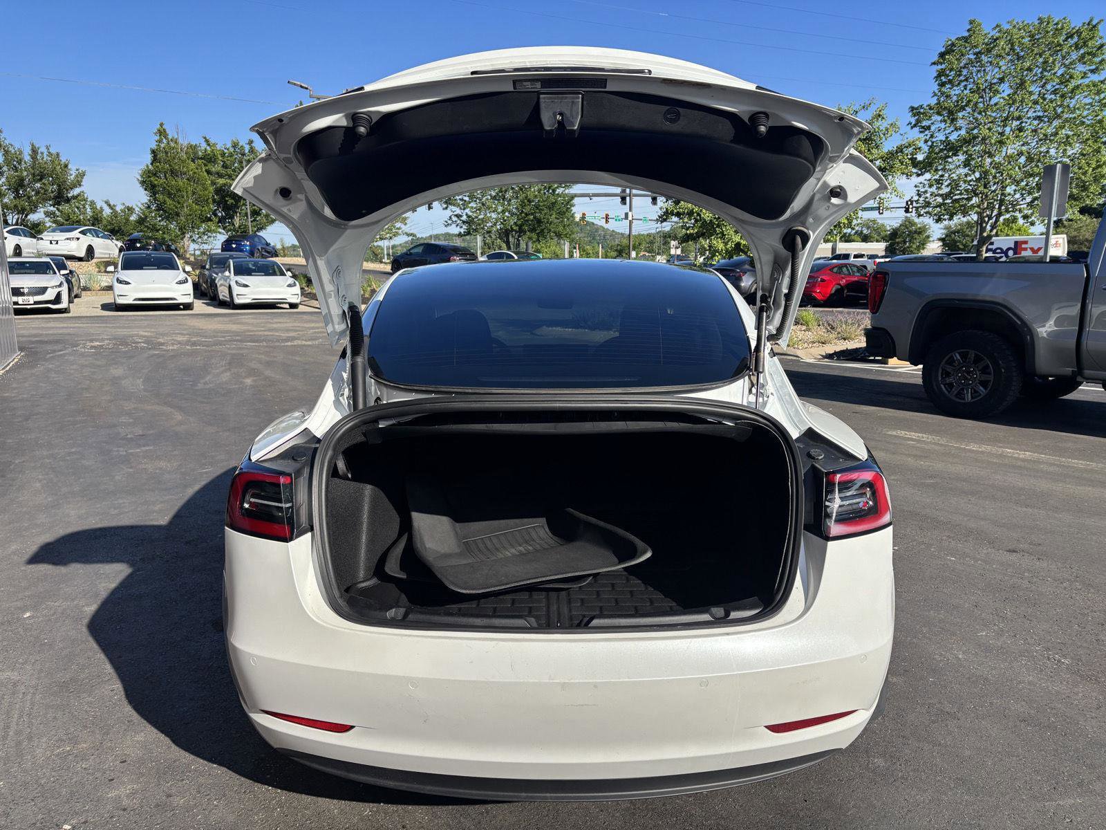 Used 2021 Tesla Model 3 Standard Range Plus RWD image 9