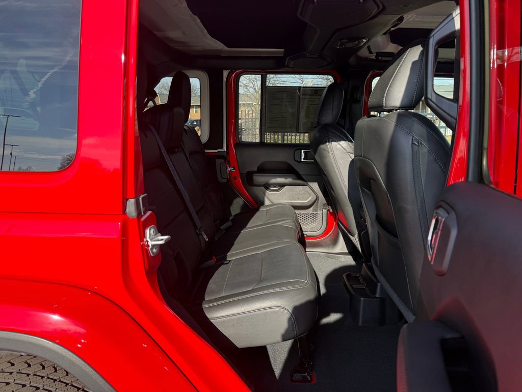 Used 2022 Jeep Wrangler Unlimited Sahara image 17