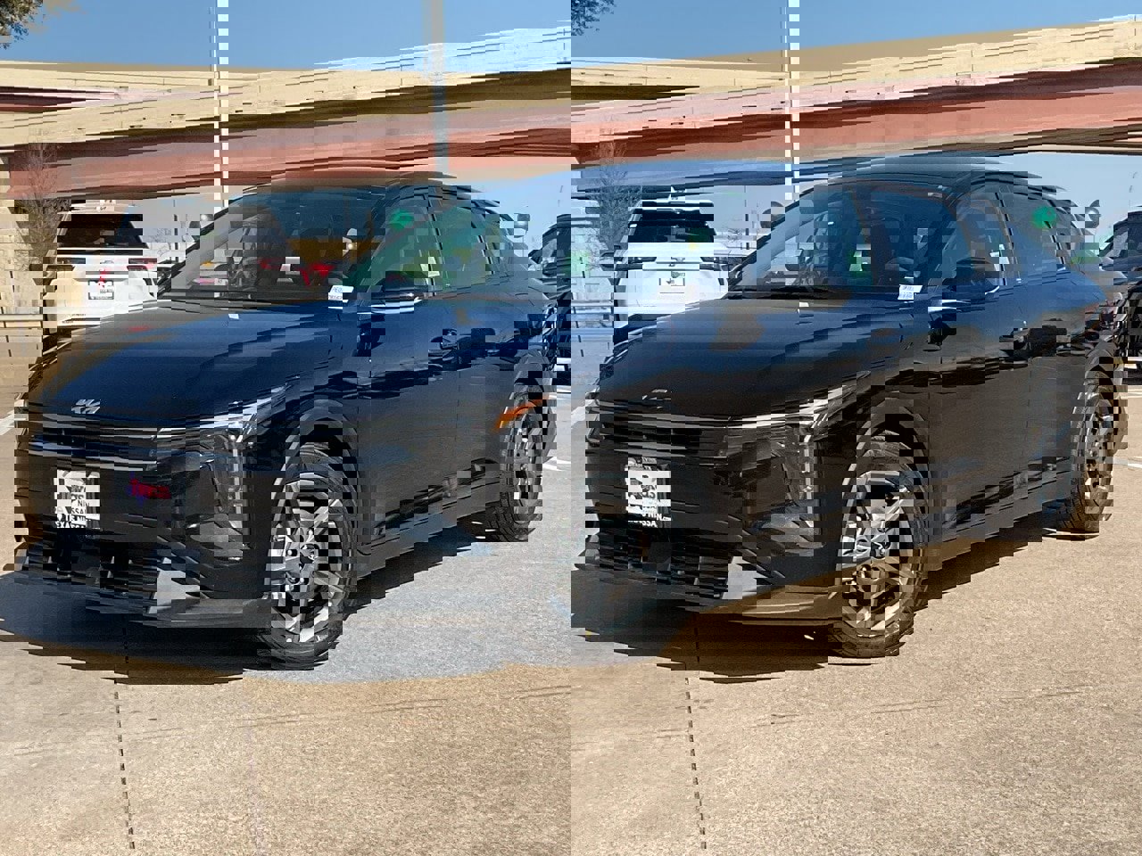 Used 2025 Kia K4 LXS image 2