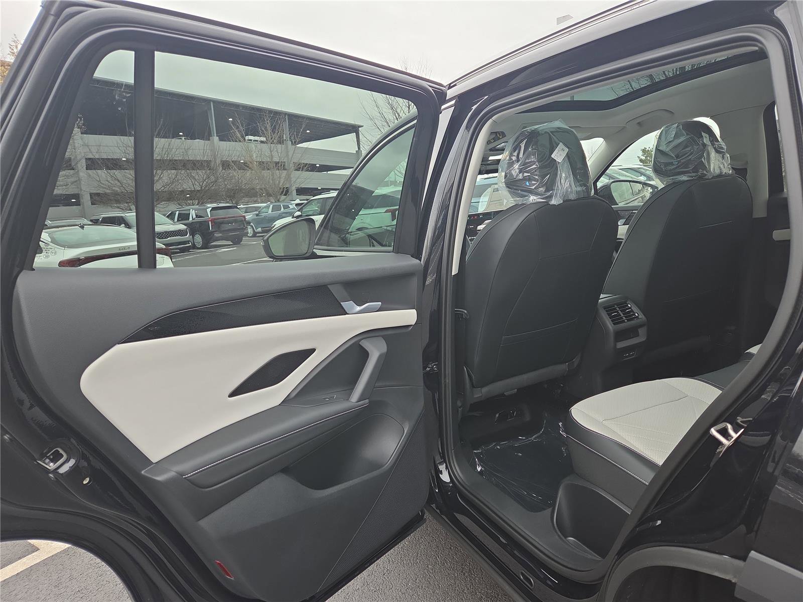 New 2026 Volkswagen Tiguan SE image 23