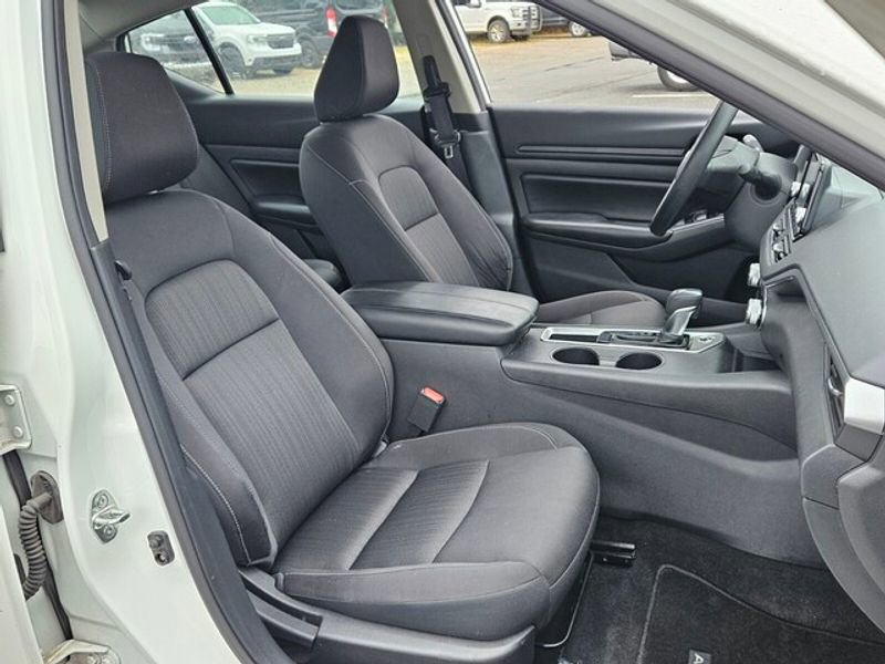 Used 2024 Nissan Altima 2.5 S image 16
