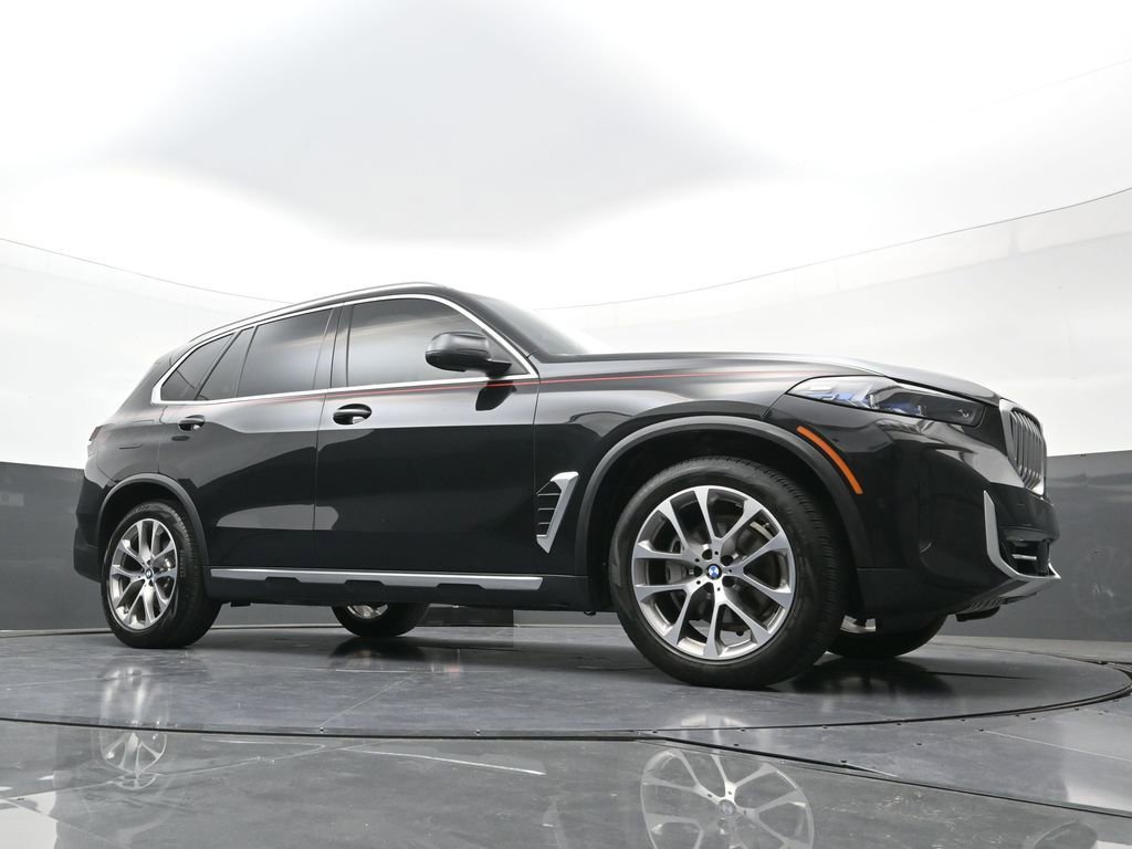 Used 2024 BMW X5 xDrive40i w/ Premium Package AWD/4WD image 22