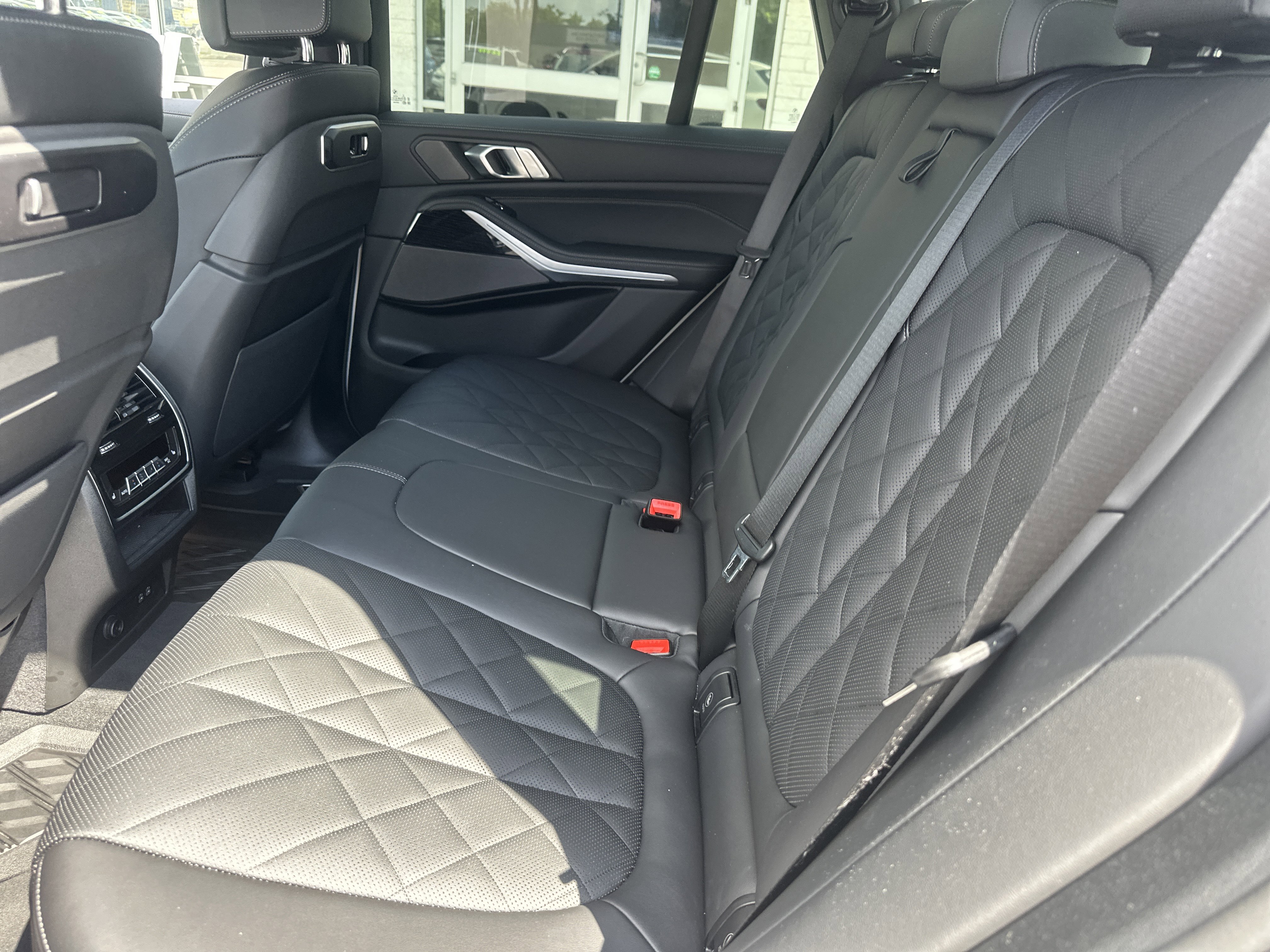 Used 2026 BMW X5 xDrive40i w/ M Sport Package AWD/4WD image 12