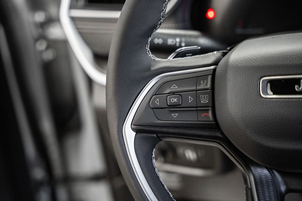 New 2025 Jeep Grand Cherokee L Laredo w/ Luxury Tech Group I image 26