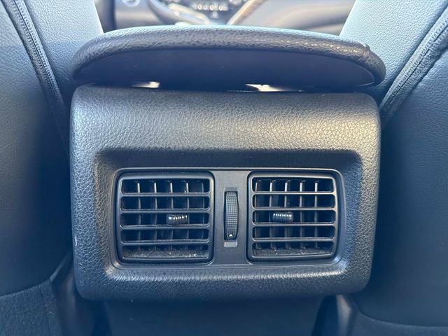 Used 2018 Toyota Camry XLE FWD image 15