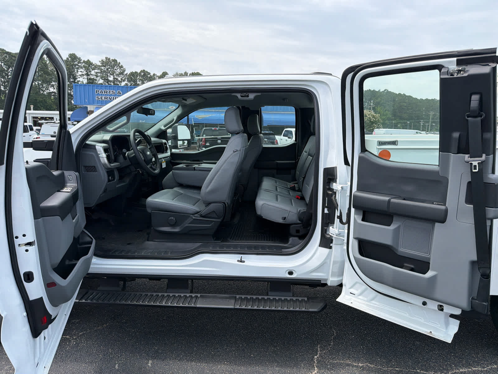 New 2025 Ford F250 XL w/ FX4 Off-Road Package AWD/4WD image 20