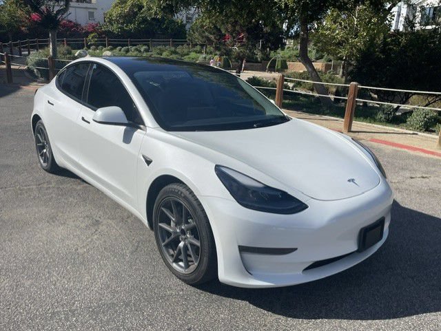 Used 2023 Tesla Model 3 Standard Range RWD image 1