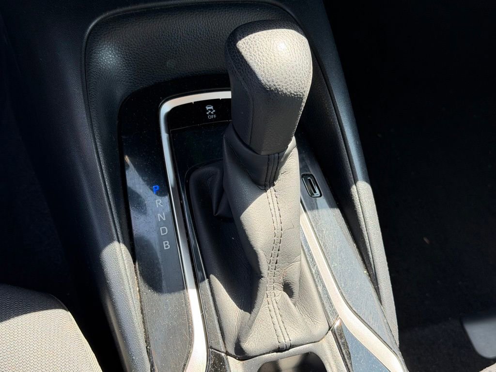 Used 2020 Toyota Corolla LE w/ Carpet Mat Package (TMS) FWD image 19