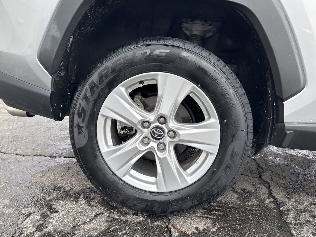 Used 2020 Toyota RAV4 XLE image 9